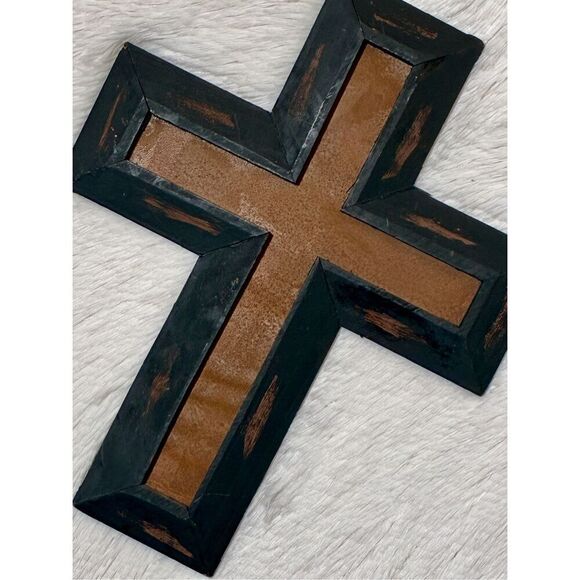 Rainbow Inc. 14” Lightweight Rustic Black Distressed Wooden Wall Cross - Picture 4 of 6